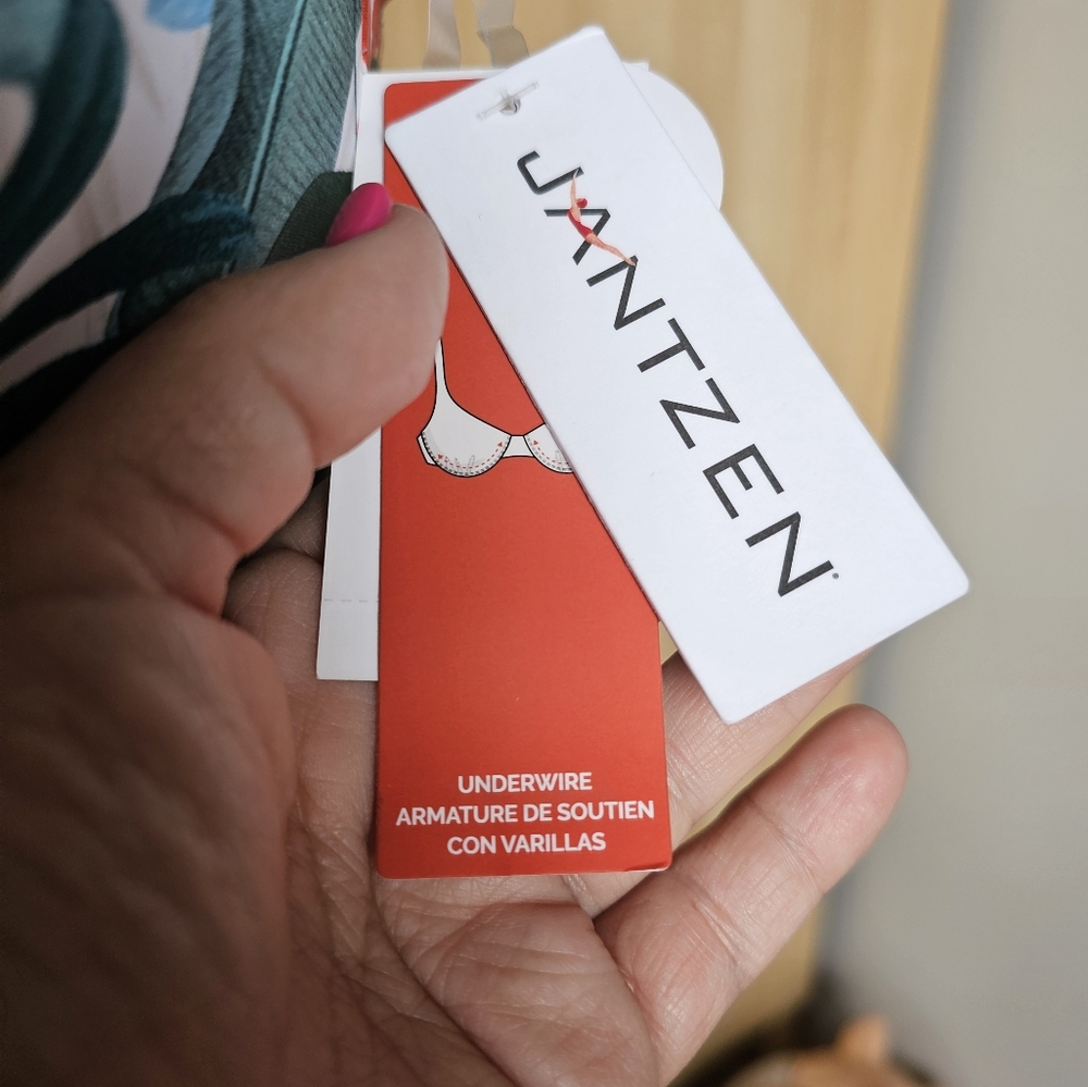 Jantzen tankini top - Picture 2 of 6